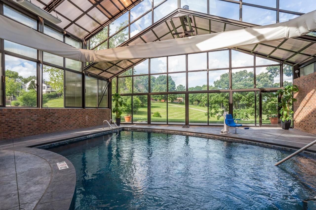 Le Claire River View Lodge מראה חיצוני תמונה