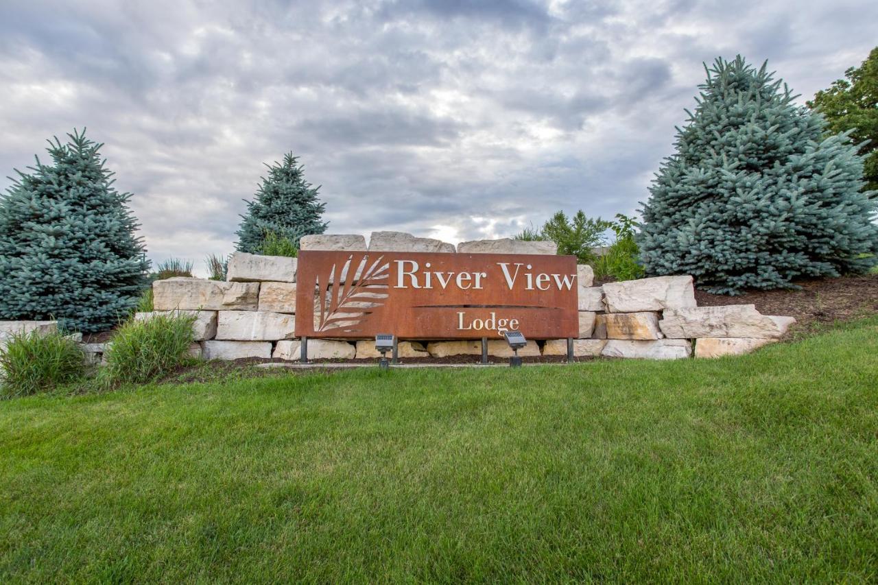 Le Claire River View Lodge מראה חיצוני תמונה