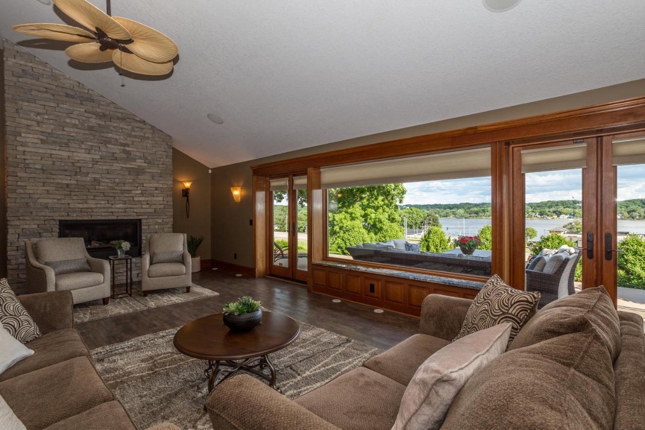 Le Claire River View Lodge מראה חיצוני תמונה