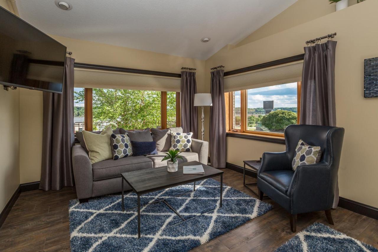 Le Claire River View Lodge מראה חיצוני תמונה