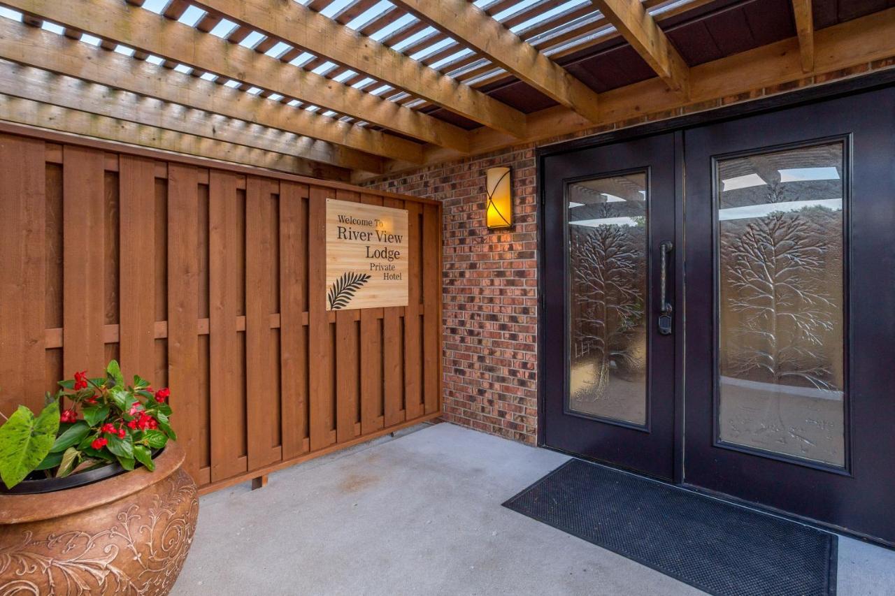 Le Claire River View Lodge מראה חיצוני תמונה